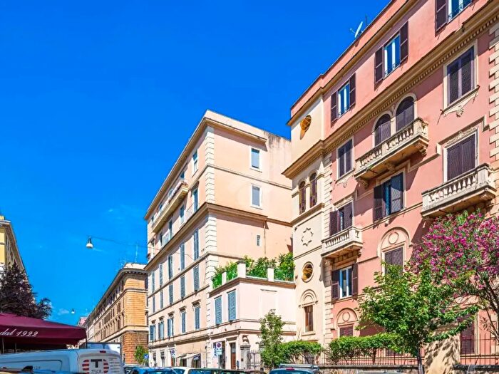 Appartamento con 5 locali in vendita in Via degli Scipioni, Roma