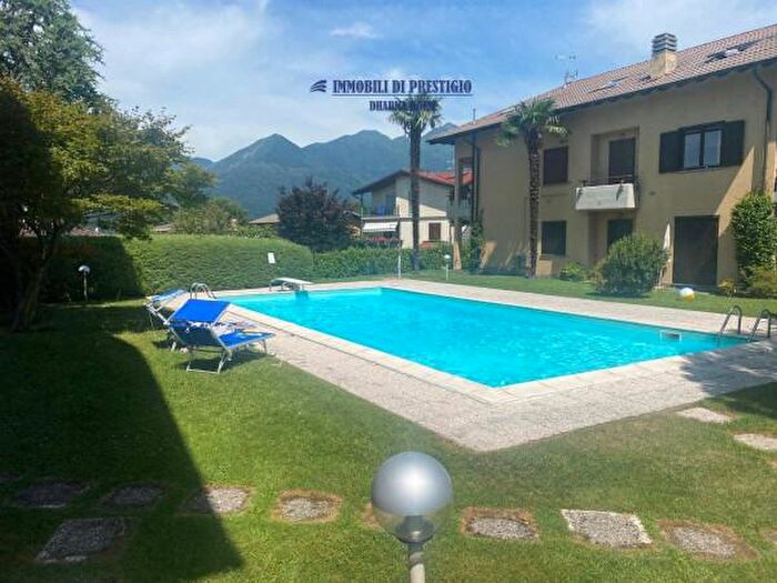 Appartamento con 5 locali in vendita in Via al Giona, Maccagno con Pino e Veddasca