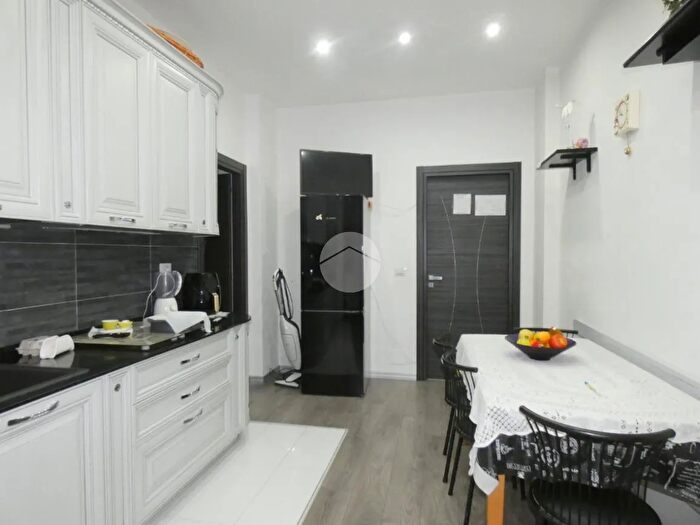 Appartamento trilocale in vendita in Via Casteldelfino, Torino