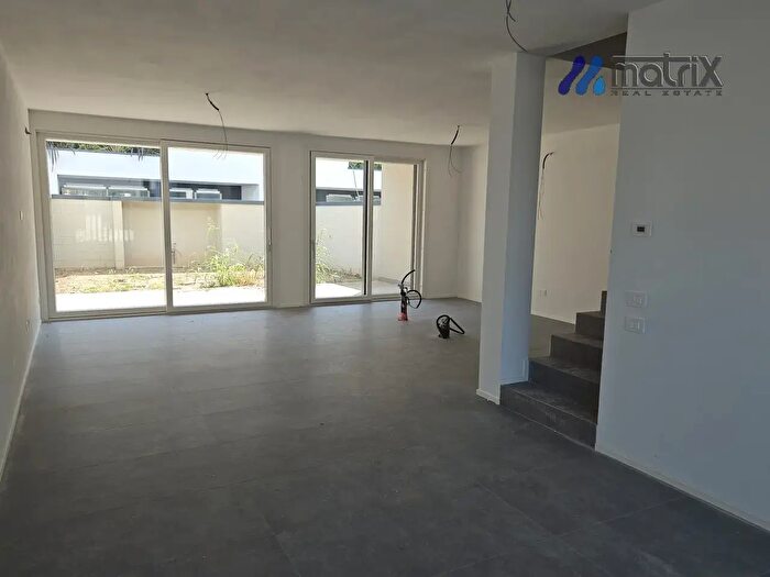 Casa con 10 locali in vendita in Via Roma, SantAngelo Di Piove Di Sacco