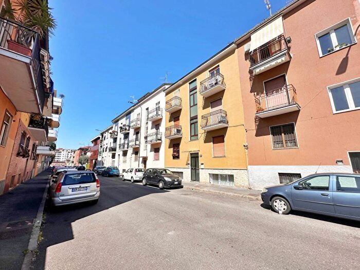 Appartamento bilocale in affitto in Via Val di Non, Precotto, Milano