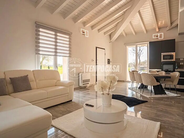 Appartamento bilocale in vendita in Via San Giovanni, Montichiari