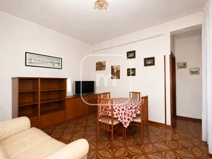 Appartamento trilocale in vendita in Via Vallo della Lucania, Roma