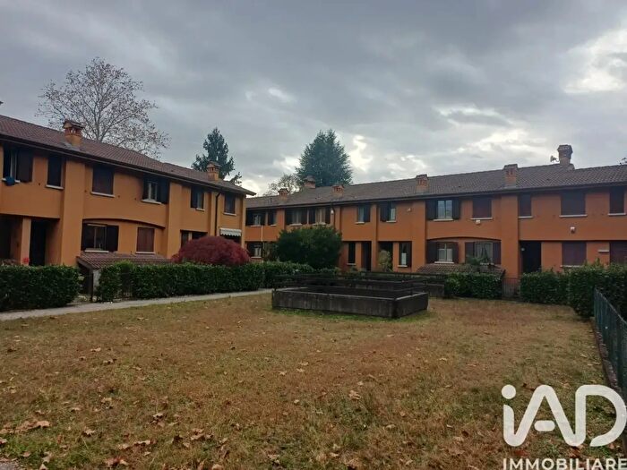 Casa con 16 locali in vendita in Via Privata Colonne San Colombano, Calco