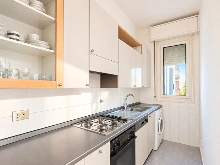Appartamento con 5 locali in vendita in Via Marzabotto, Bologna