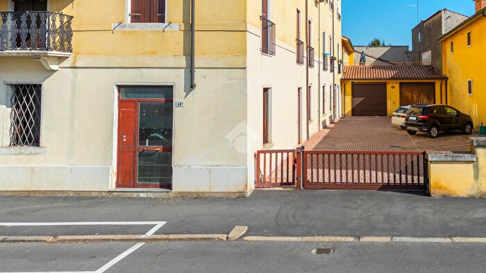 Appartamento con 6 locali in vendita in Viale della Vittoria, Soave