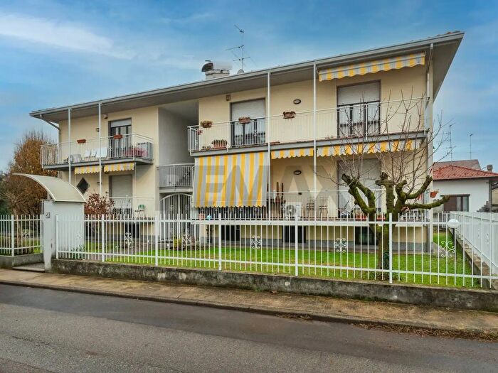 Appartamento trilocale in vendita in Via Bovio, Busto Arsizio