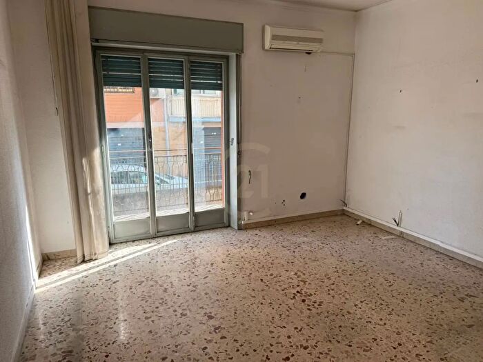 Appartamento trilocale in vendita in Via Sebastiano Catania, Catania