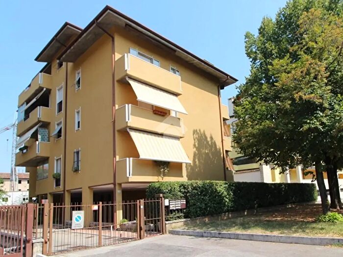 Appartamento quadrilocale in vendita in Via Curtatone, Verona