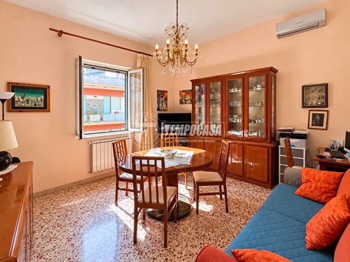 Appartamento quadrilocale in vendita in Via Sacra Famiglia, Palermo