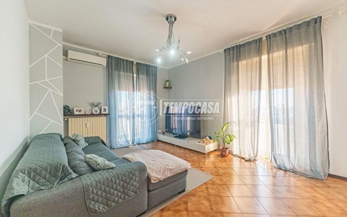 Appartamento trilocale in vendita in Via Armando Diaz, Abbiategrasso