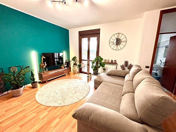 Appartamento trilocale in vendita in Via Brusocchi, Fornovo San Giovanni