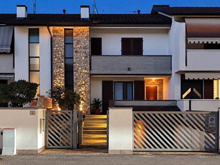 Appartamento quadrilocale in vendita in VIA SAN ZENO, Comun Nuovo