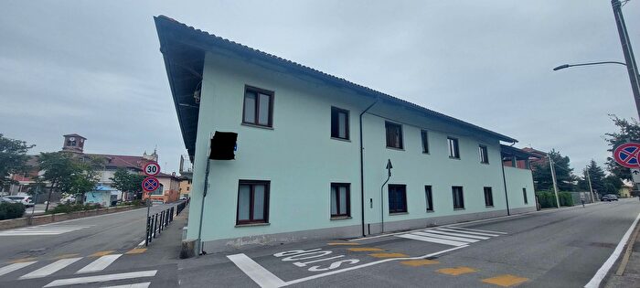 Casa con 10 locali in vendita in Piscina