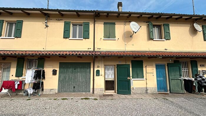 Casa bilocale in vendita in Via del Borgo, Malalbergo