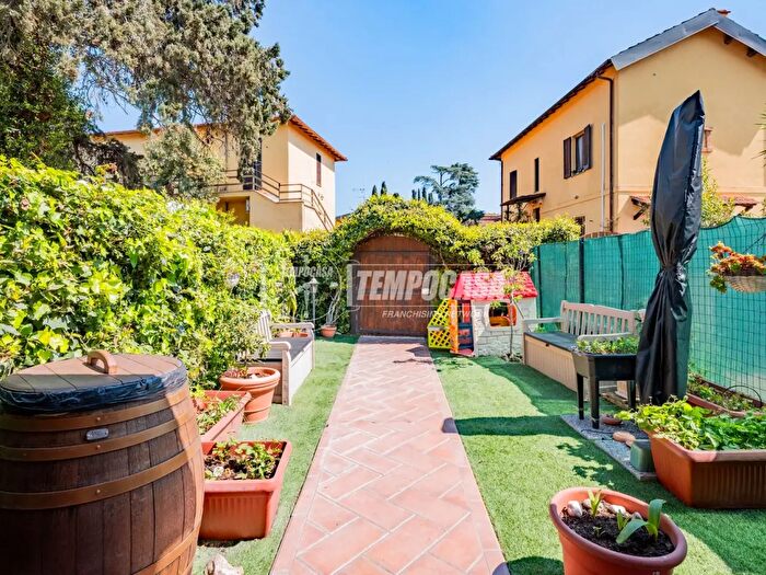 Casa trilocale in vendita in Via di Tor Chiesaccia, Roma