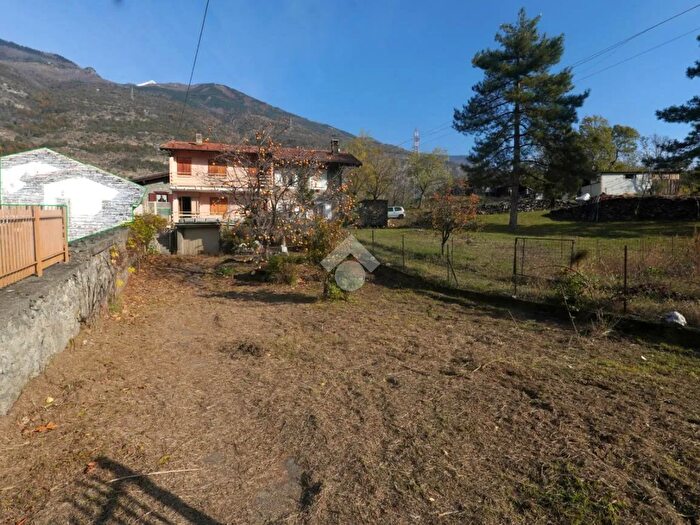 Casa trilocale in vendita in Via Novalesa, Susa