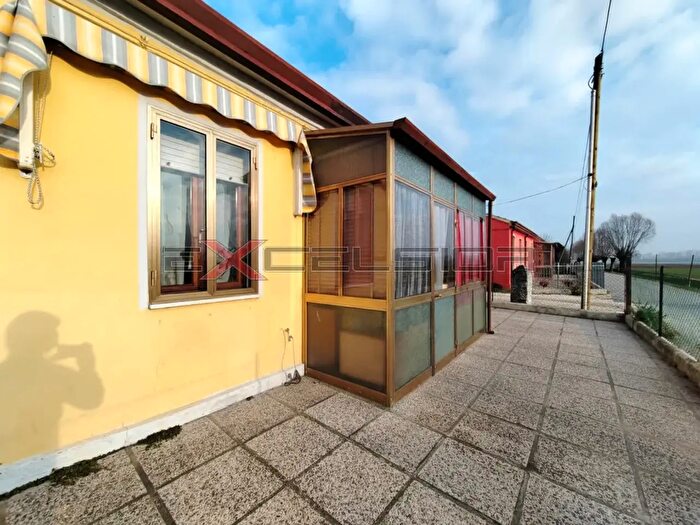 Casa quadrilocale in vendita in Via G Matteotti N Bis Cavarzere Ve, Cavarzere