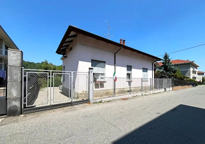 Casa con 5 locali in vendita in Via Firenze, Biella
