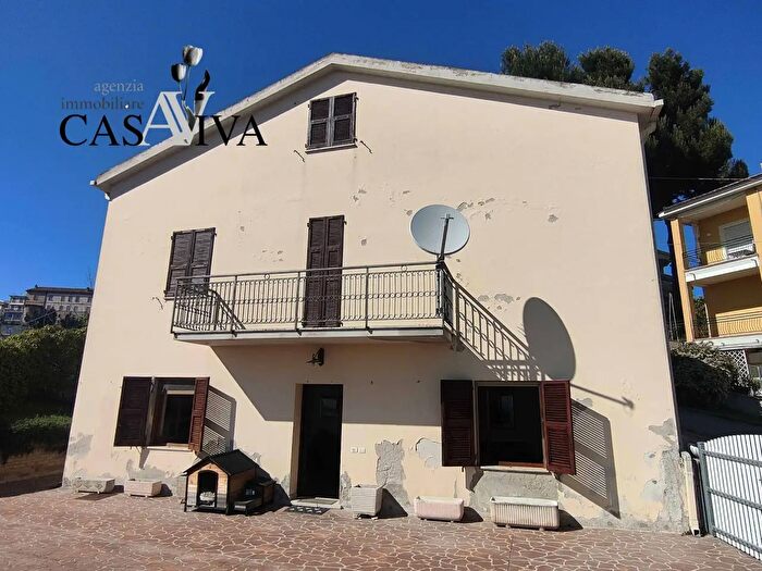 Case in Vendita e in Affitto - 2