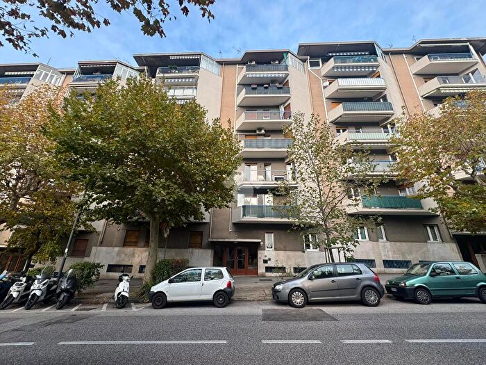 Appartamento quadrilocale in vendita in Via Antonio Baiamonti, Trieste