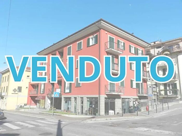 Appartamento trilocale in vendita in Via Nazionale, Colico