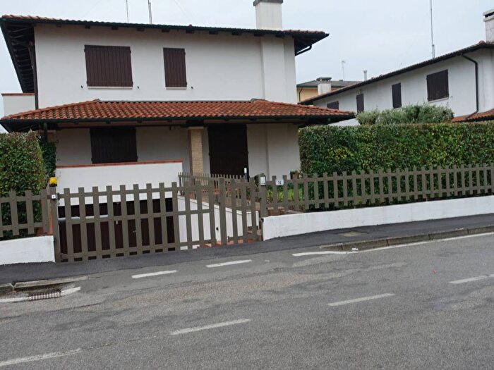 Casa con 6 locali in affitto in Centro, Stra
