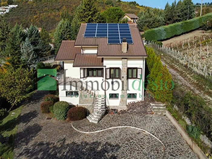 Casa con 15 locali in vendita in Potenza