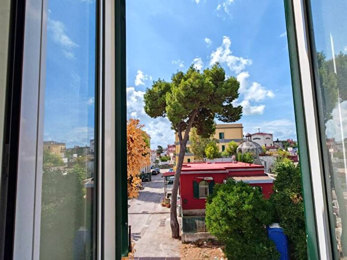 Appartamento bilocale in affitto in Via Raimondo Annecchino, Arco Felice, Pozzuoli