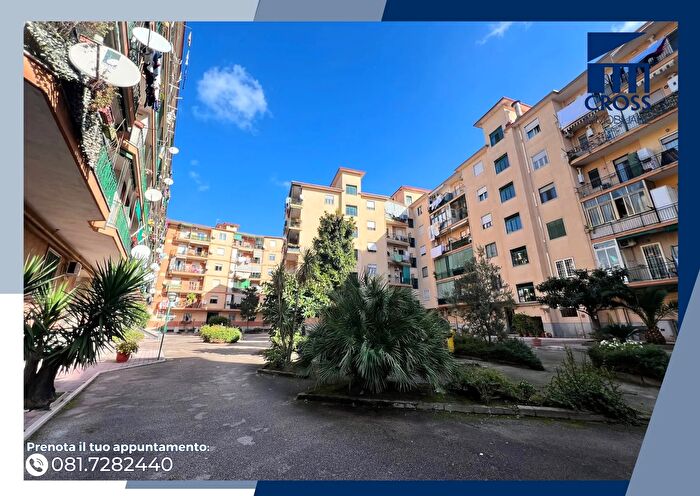 Appartamento bilocale in vendita in Via Paolo della Valle, Napoli