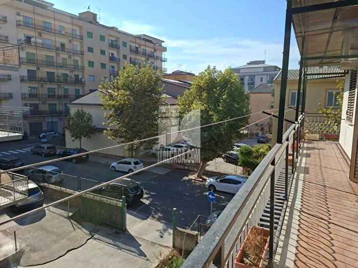 Appartamento trilocale in vendita in Via Giacomo Manna, Crotone