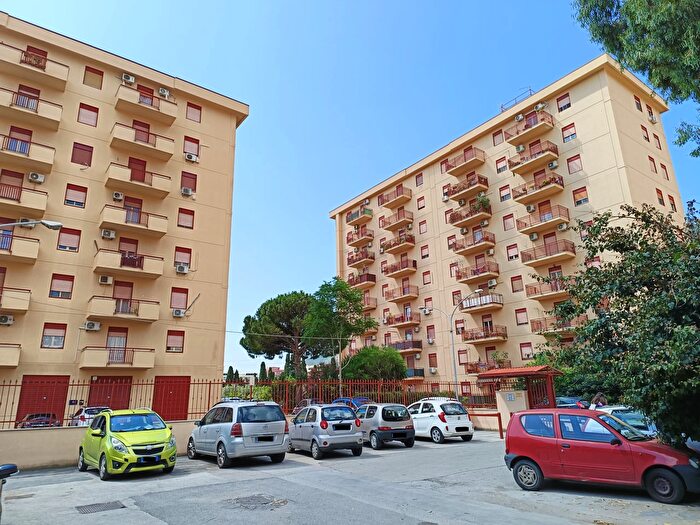 Appartamento quadrilocale in vendita in Via Emilio Salgari, Palermo