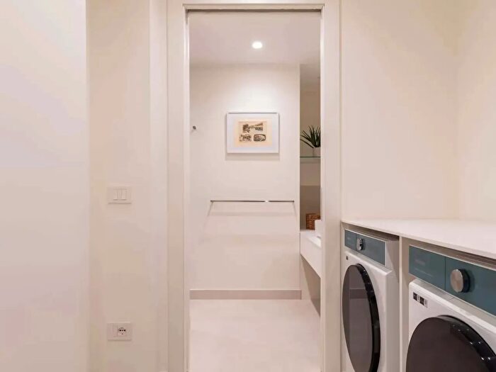Appartamento monolocale in affitto in Via della Moscova, Milano