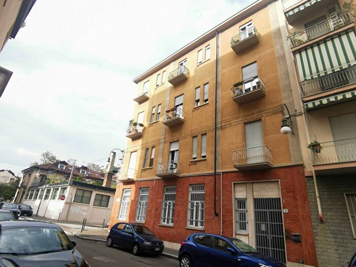 Appartamento monolocale in affitto in Via Modena, Regio Parco, Torino