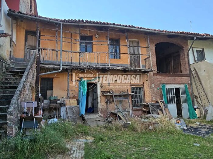 Casa con 5 locali in vendita in Vicolo Sola San Michele E Grato, Carmagnola