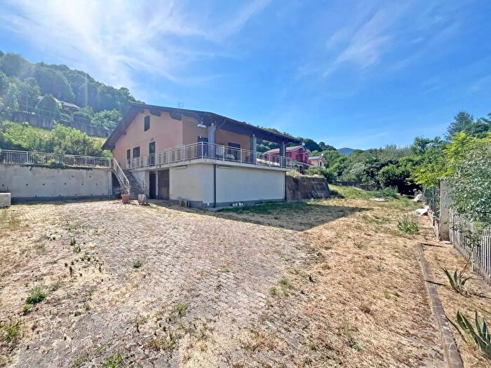 Casa con 5 locali in vendita in Via Puccini, San Pietro Val Lemina