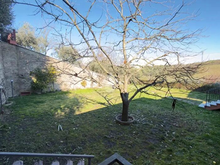 Casa quadrilocale in vendita in Via Flaminia, Morlupo