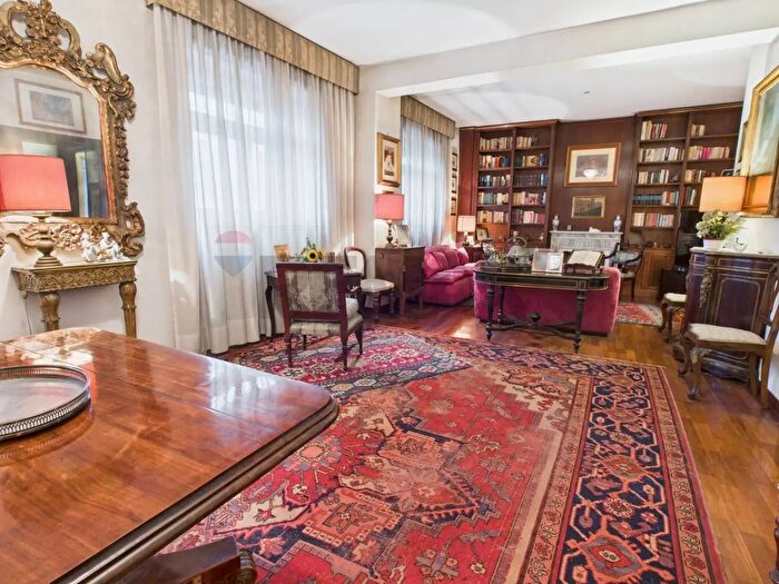 Appartamento con 5 locali in vendita in Lungotevere della Vittoria, Roma