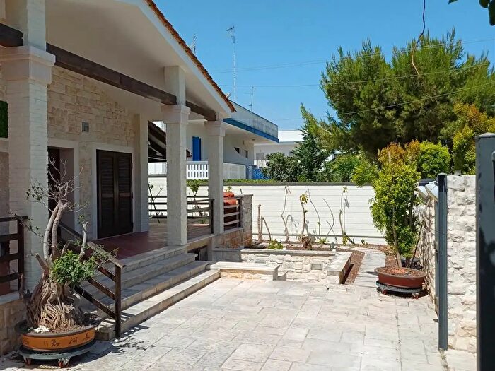 Casa bilocale in vendita in Mola Di Bari