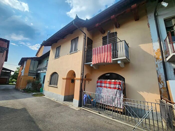 Casa con 5 locali in vendita in Via Roma, Trinita'