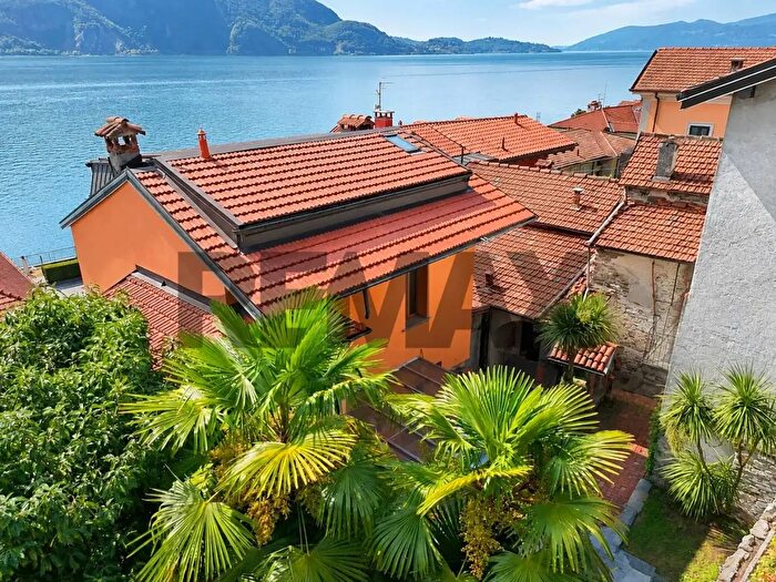 Casa con 5 locali in vendita in Ghiffa