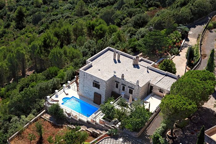 Casa con 10 locali in vendita in Fasano