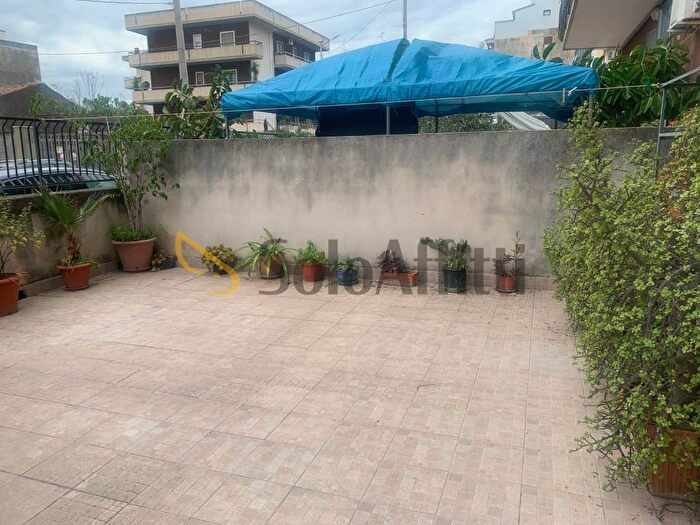 Appartamento quadrilocale in affitto in Via Pietro Maroncelli, Rapisardi, Catania