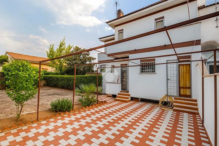 Casa trilocale in vendita in Via Mughetti, Ardea