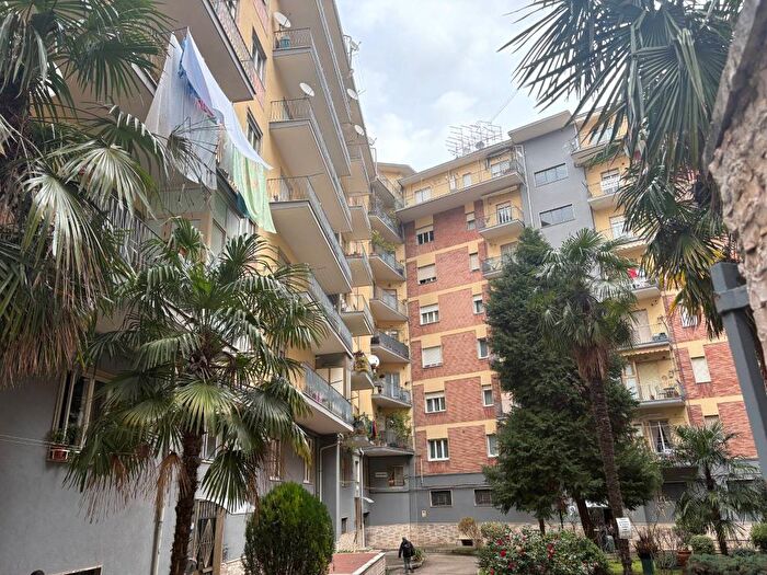 Appartamento quadrilocale in affitto in Via degli Imbimbo, A Annarumma A Gasperi F Tedesco, Avellino