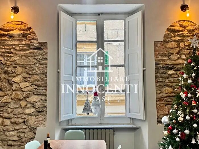 Appartamento quadrilocale in vendita in Massa