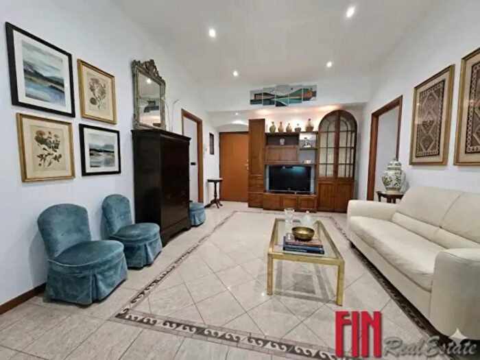 Appartamento trilocale in vendita in Via Caterina Rossi, Genova