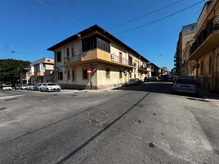 Appartamento bilocale in vendita in Via Enotria, Reggio di Calabria