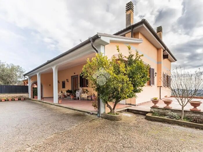 Casa con 9 locali in vendita in Strada del Prataccio, Campagnano Di Roma