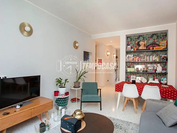 Appartamento trilocale in vendita in Via Giovanni Battista Niccolini, Milano